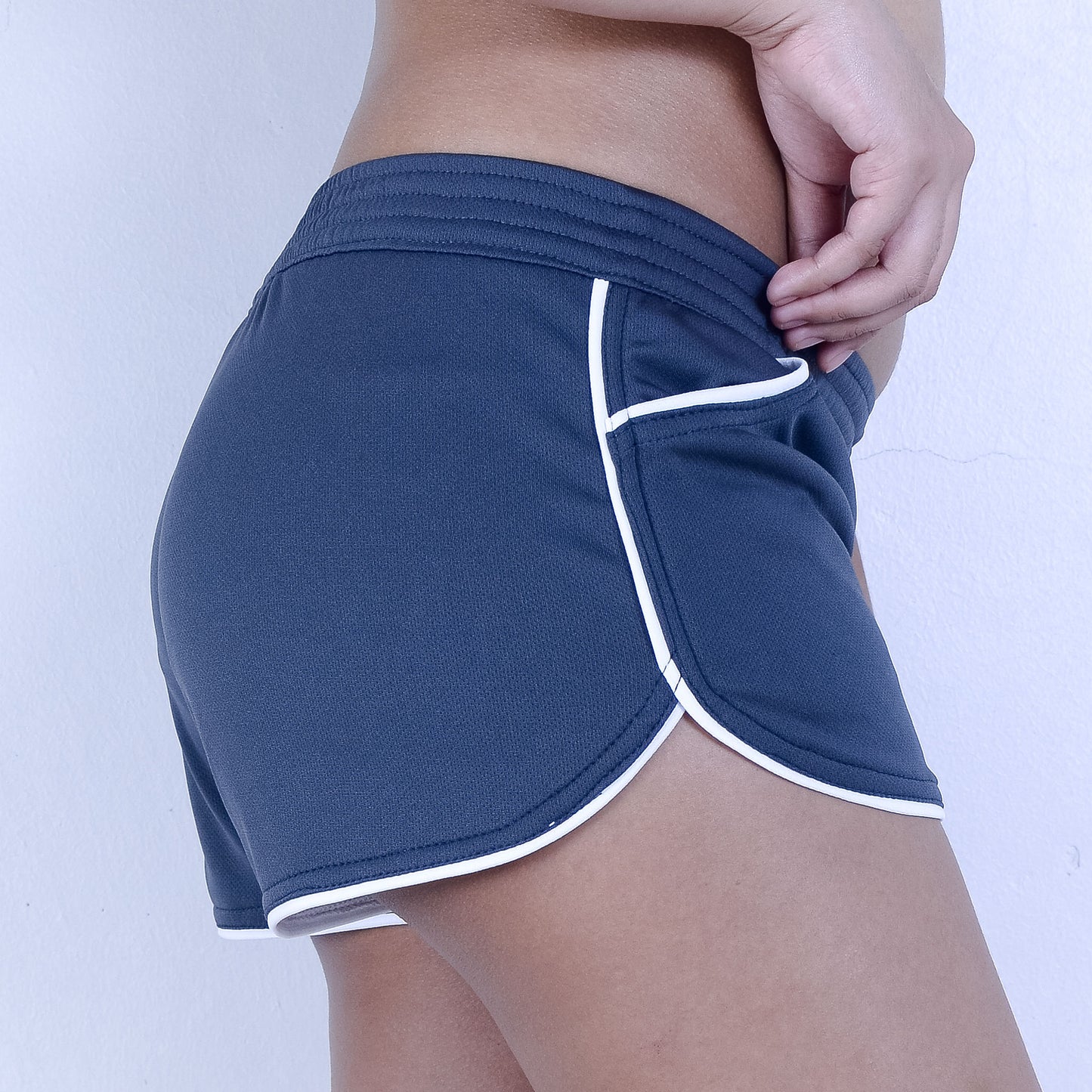 Boundless Low-Rise Lined Shorts with Pockets