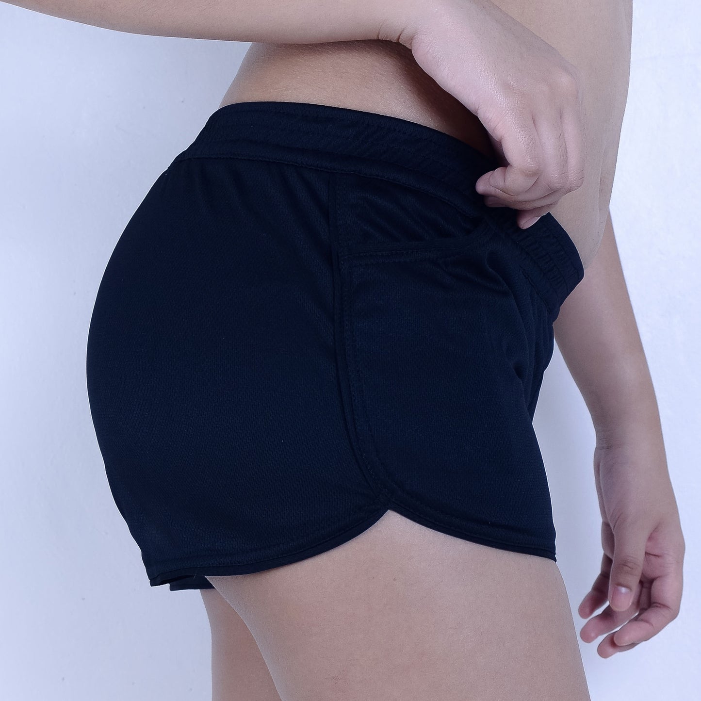 Gaea Low-Rise Lined Shorts with Pockets